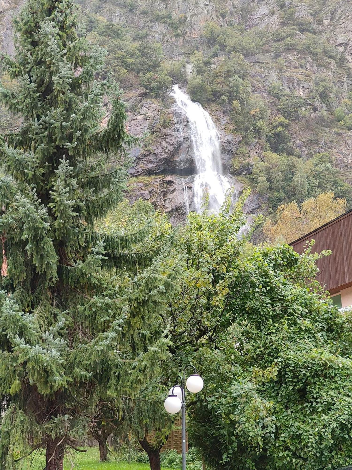 Hotel La Cascade à Vernayaz Extérieur photo